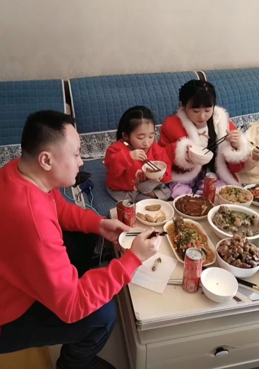 回顾：女子生三个“盆栽娃”、翻身都骨折，又坚持生4胎，过得如何-生三个小孩的女人厉害吗知乎