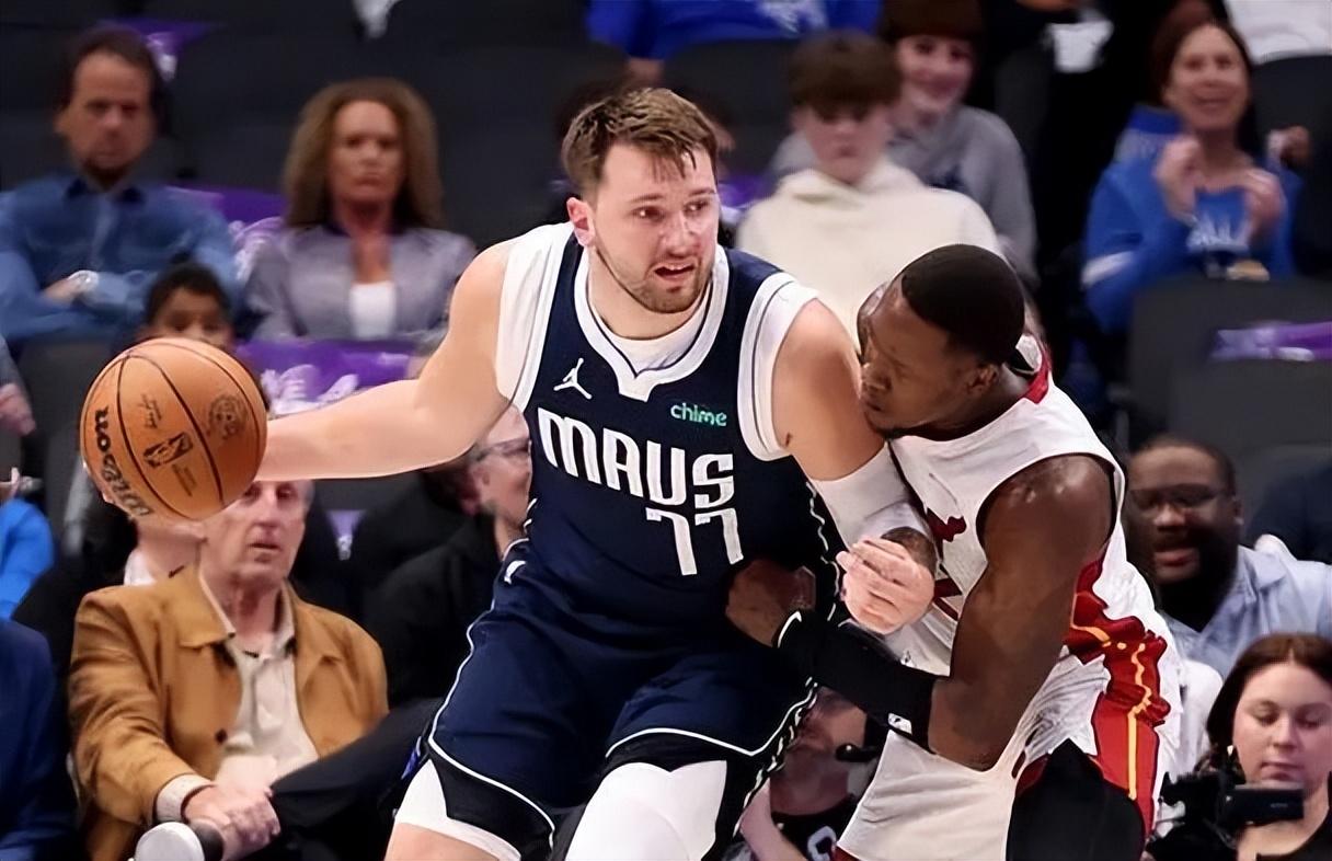 狂砍32+11+11!东契奇总决赛创造25岁三双纪录！-东契奇夺冠