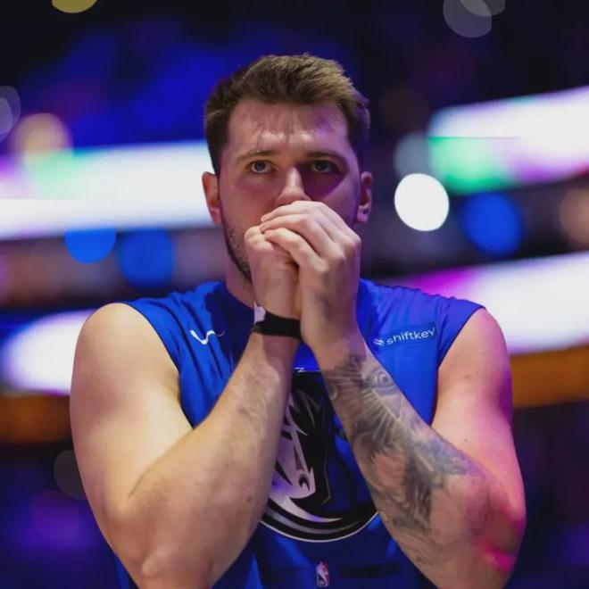 库班狂赚20年，东契奇半场狂砍29+三双创纪录，全场40+大三双闪耀-东契奇为什么穿库里7