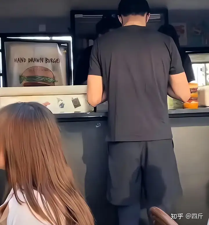 奥运冠军孙杨被曝结婚，女方是体操运动员张豆豆，两人疑似已领证-孙杨事件最后怎么解决了