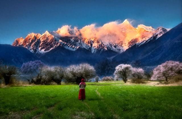 为什么人们喜欢旅游，喜欢走进大自然？《夏日走过山间》告诉你-你为什么喜欢旅行英语