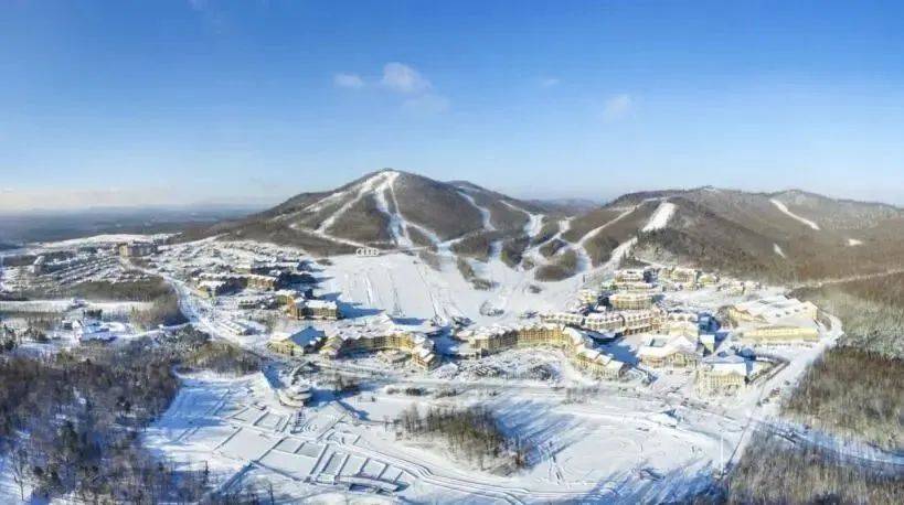 跟着《我们仨》继续相约滑雪场的夏天吧~-我们仨综艺节目