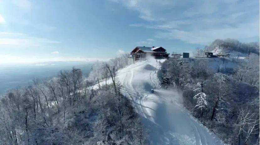 跟着《我们仨》继续相约滑雪场的夏天吧~-我们仨综艺节目