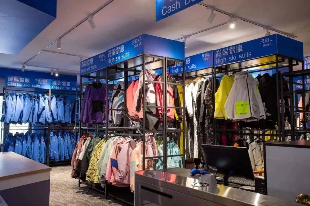 跟着《我们仨》继续相约滑雪场的夏天吧~-我们仨综艺节目