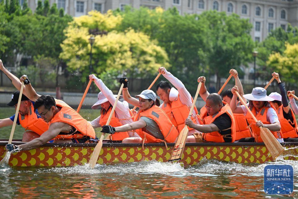 “我在海河赛龙舟”——外籍工程师体验端午习俗-天津海河划龙舟