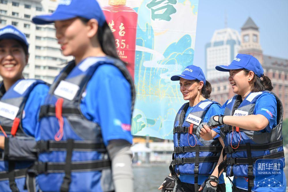 “我在海河赛龙舟”——外籍工程师体验端午习俗-天津海河划龙舟