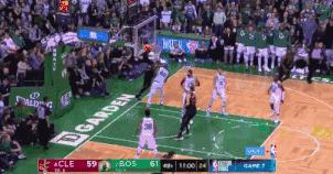 詹姆斯逆天改命 骑士客场逆袭绿军荣登东决冠军-詹姆斯骑士生涯高光混剪