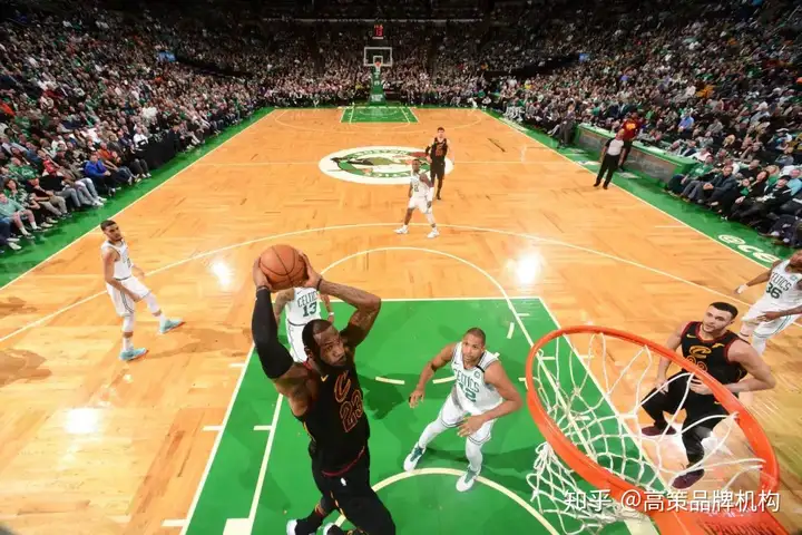 詹姆斯逆天改命 骑士客场逆袭绿军荣登东决冠军-詹姆斯骑士生涯高光混剪