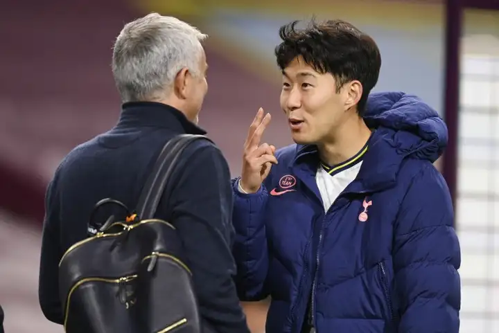 孙兴慜：更衣室“失控”的传闻只是谣言 因为热爱足球才忘记疲惫-孙兴慜IU