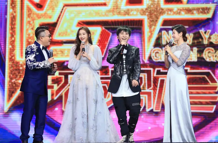 大张伟关晓彤BTV跨年歌会大秀“京片子”-大张伟关晓彤撒花歌曲叫什么