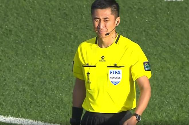 马宁首秀狂掏7黄牌！“助攻”韩国打破僵局，李刚仁双响夺开门红-马宁饭局事件