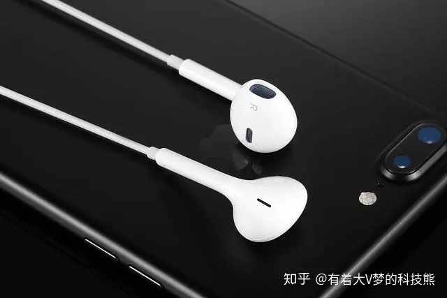iPhone耳机的这7个功能，你都要学会使用，毕竟耳机挺贵的-苹果的耳机功能