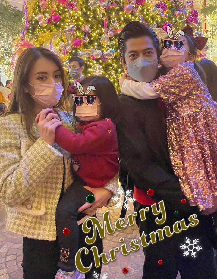 郭富城带全家过圣诞，梳大油头看不出年龄差，方媛戴婚戒秀幸福-郭富城老婆方媛个人资料