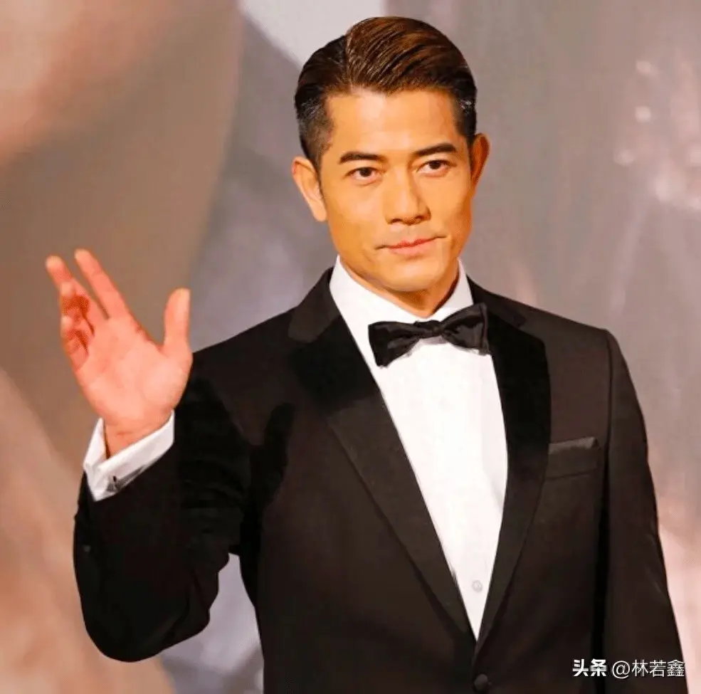 郭富城全家福曝光，带老婆孩子，开游艇度假，网友：高颜值的一家-郭富城一家现状