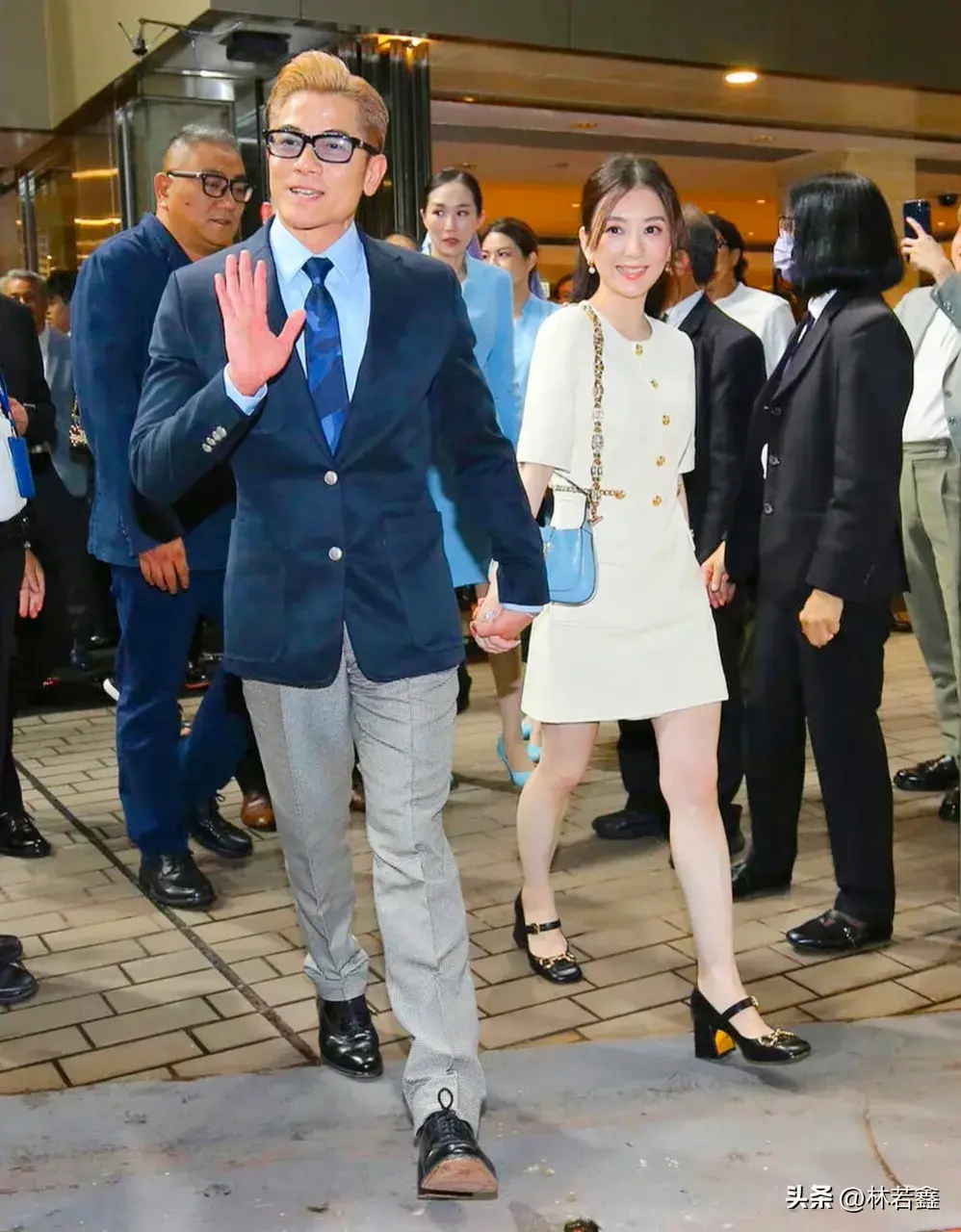 郭富城全家福曝光，带老婆孩子，开游艇度假，网友：高颜值的一家-郭富城一家现状