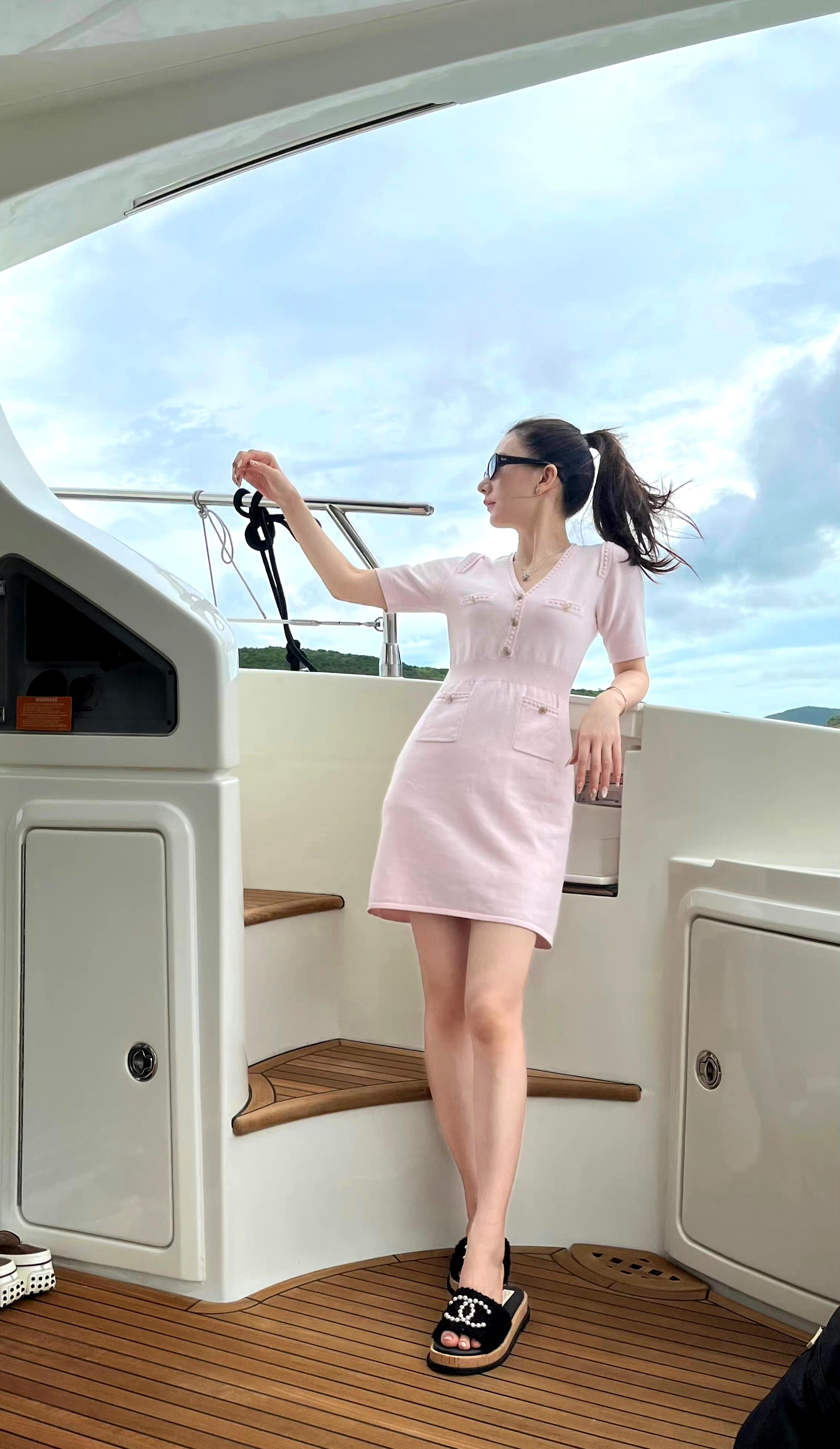 郭富城全家福曝光，携娇妻开游轮过端午，俩女儿颜值超高像双胞胎-郭富城家中老几