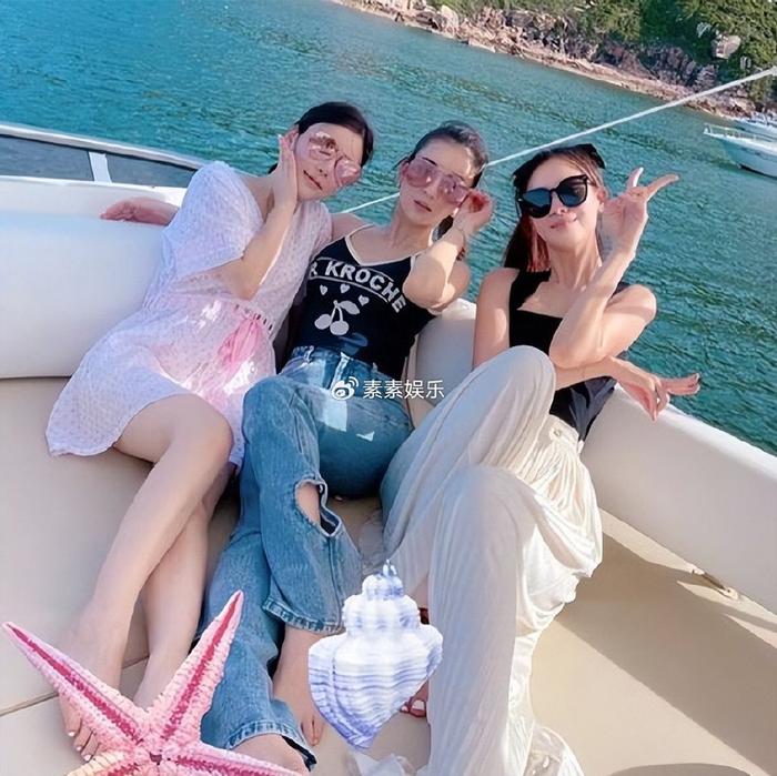 方媛曝光郭富城价值5000万游艇，内饰奢华大气，艇内自带休息大床-郭富城和方媛的视频