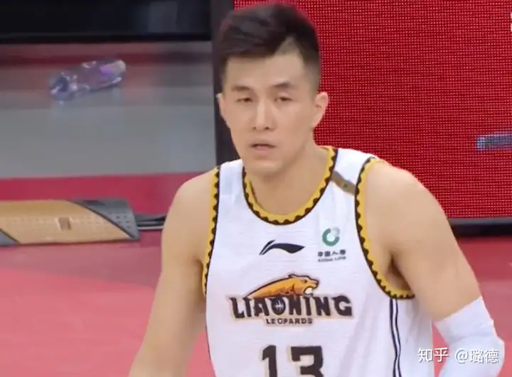 辽宁输球显弊端！篮板狂输23个，郭艾伦6次失误，他该理智一些-辽宁篮球输了