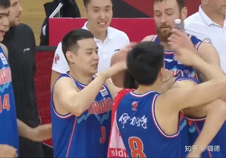 辽宁输球显弊端！篮板狂输23个，郭艾伦6次失误，他该理智一些-辽宁篮球输了