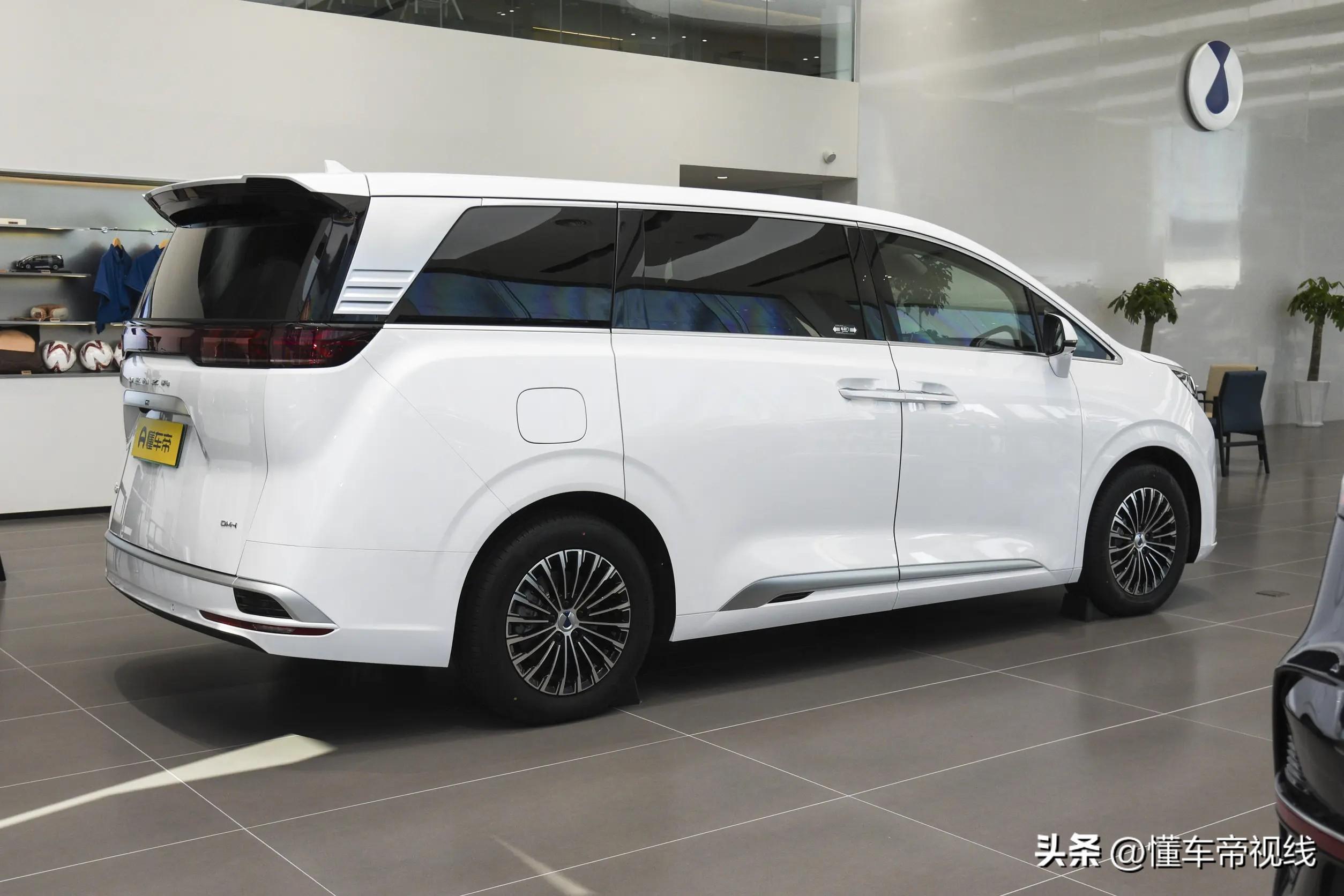 新车 | 约合61.3万元起售，腾势D9登陆中国香港市场，首店6月底开业-腾势x厂家