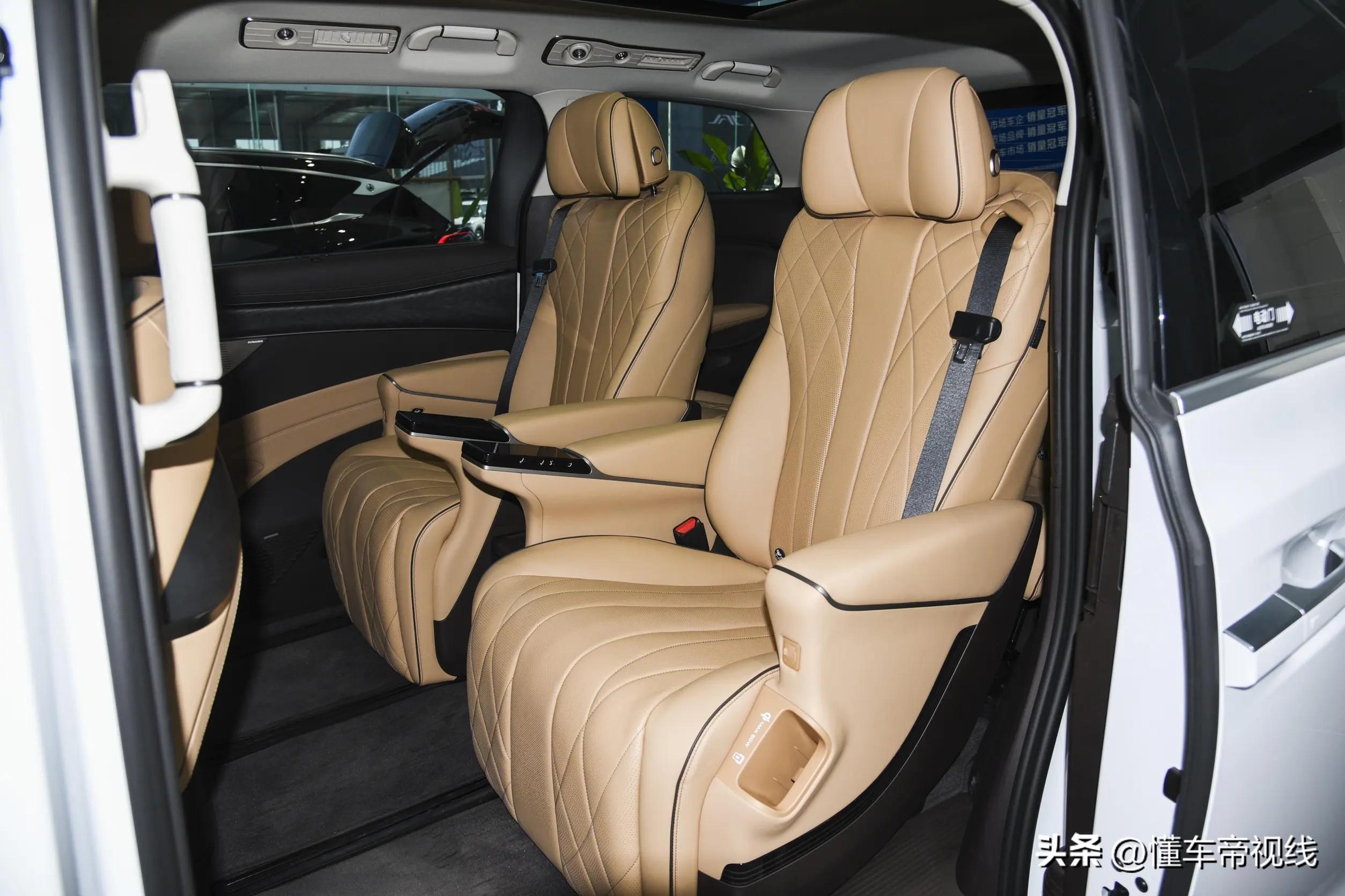 新车 | 约合61.3万元起售，腾势D9登陆中国香港市场，首店6月底开业-腾势x厂家