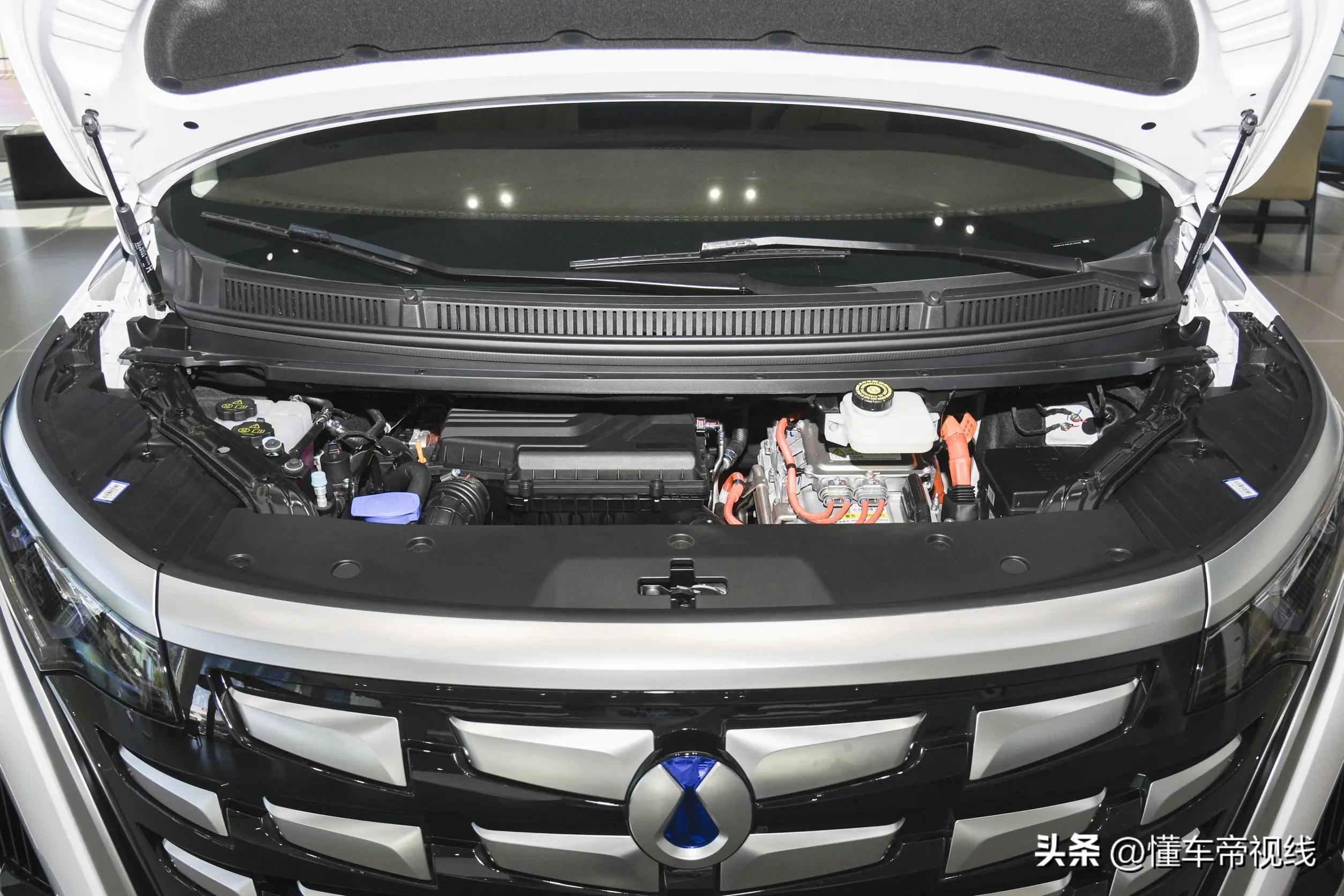 新车 | 约合61.3万元起售，腾势D9登陆中国香港市场，首店6月底开业-腾势x厂家