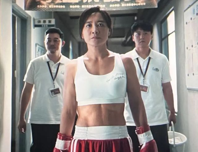 贾玲90亿到账，这个顶级大牌终于不装了-贾玲个人资料简介贾玲多重