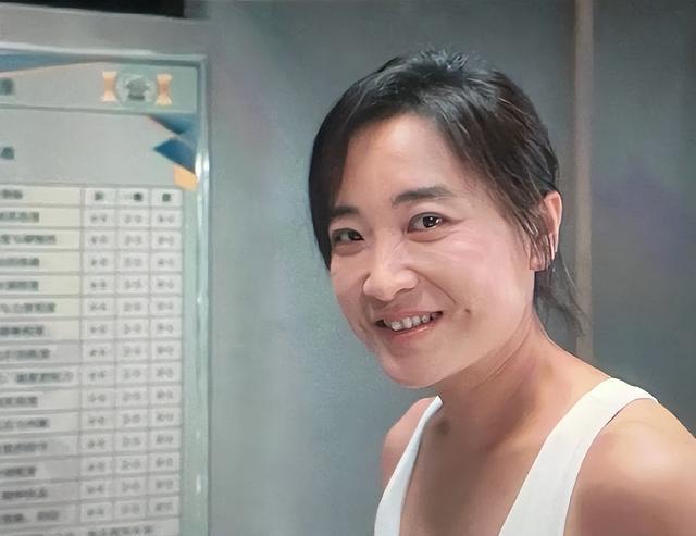 贾玲90亿到账，这个顶级大牌终于不装了-贾玲个人资料简介贾玲多重