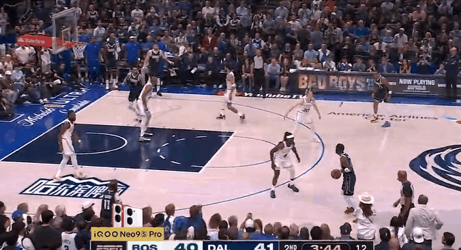 总决赛G3战报：欧文砍下20分，东契奇17分，独行侠51-50绿军。-欧文总决赛抢七