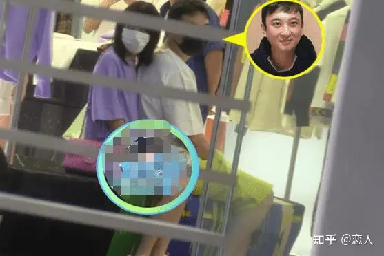 不惧舔狗外号！王思聪与美女逛商场 女方还把玩他的手-王思聪带美女聚餐