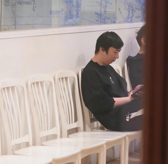 王思聪现身日本顶级童装店！还买了不少女童服装-王思聪日本料理店