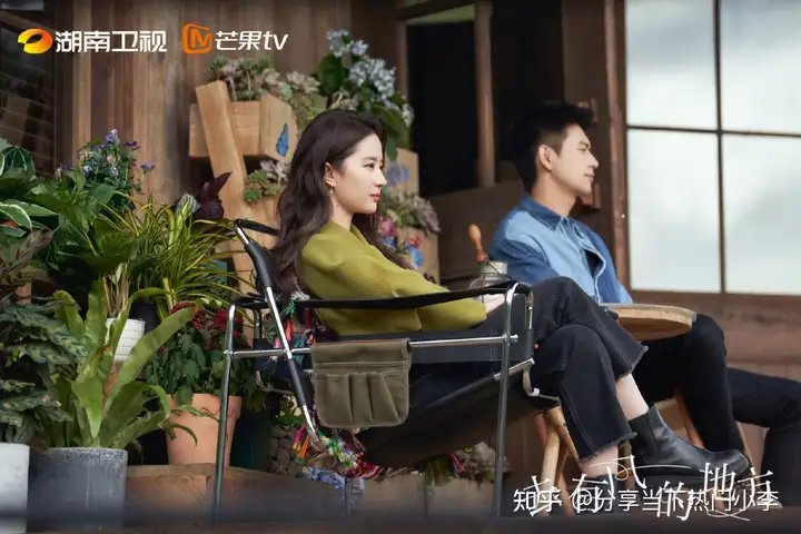 不经意间，刘亦菲又走在了“85花”前面！-刘亦菲不是85花是75花吗