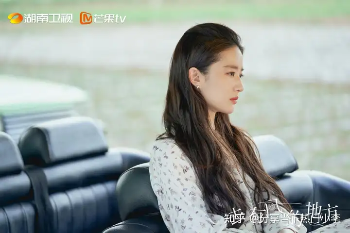 不经意间，刘亦菲又走在了“85花”前面！-刘亦菲不是85花是75花吗