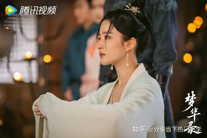 不经意间，刘亦菲又走在了“85花”前面！-刘亦菲不是85花是75花吗