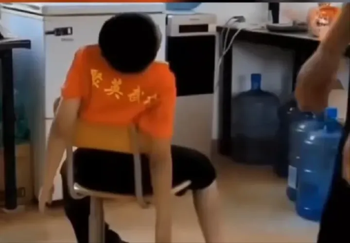 青岛一8岁男童被武校教练殴打致死，事后拍视频伪造证据，更多现场细节曝光-武校教练打学生