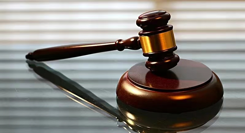 【法治热点早知道】男童被教练殴打致死案宣判：2人获无期徒刑-男孩被教练摔脑死亡