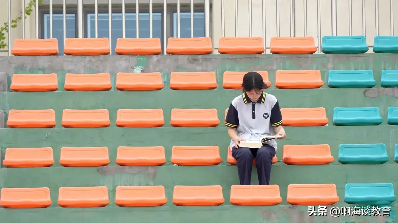 中专生姜萍入围数学竞赛决赛名单，让名校生汗颜，普职分流也尴尬-中专vlog