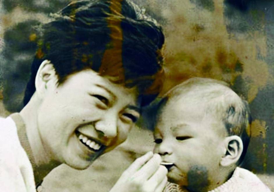 出身名门却一生跌宕，才华横溢却感情坎坷，她们是现实中的黄亦玫-什么叫出身名门