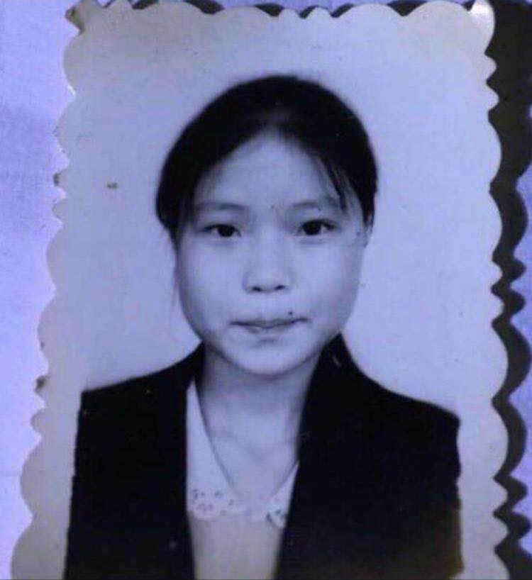 女孩18岁时谈恋爱遭家人反对后失联18年，母亲抱憾去世，姐姐至今仍在寻找妹妹-18岁的女孩谈恋爱了我们父母该怎么办呀