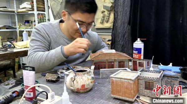 “80后”小伙10年复刻近400座老院落 在微缩世界留住记忆-80后小迪姐