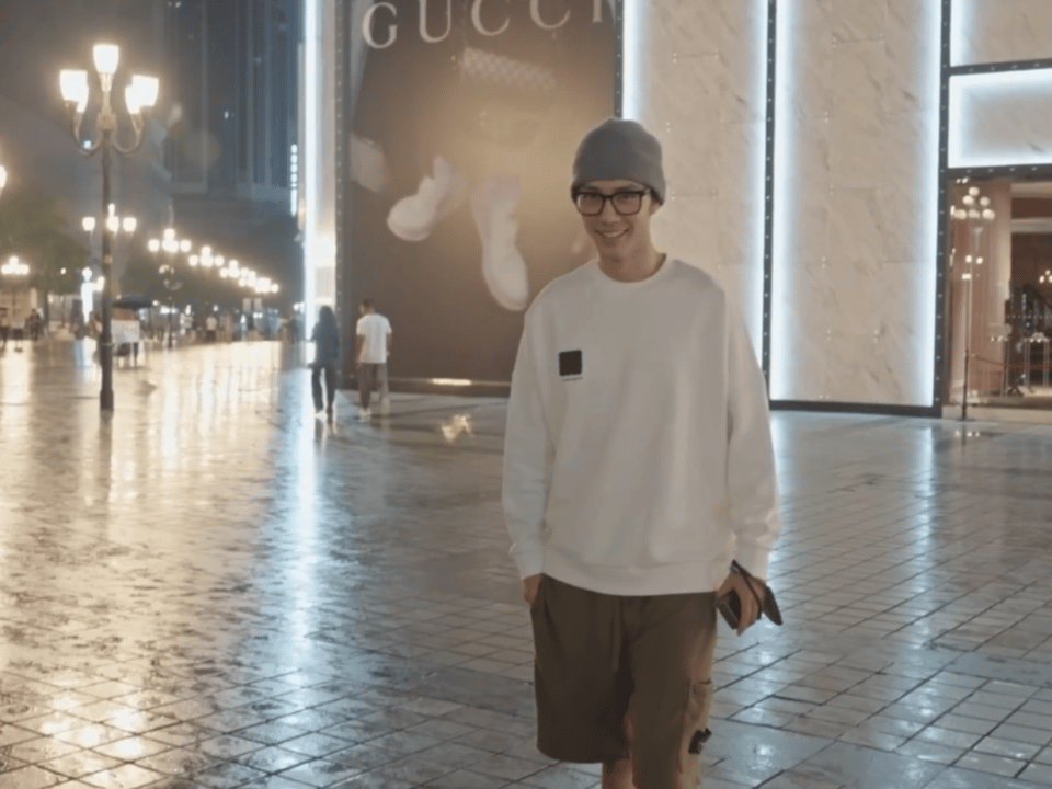 肖战：漫步重庆街头，商家连夜做打卡牌！地图都标好了，这速度！-肖战重庆打卡原图