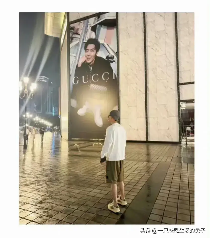 肖战：漫步重庆街头，商家连夜做打卡牌！地图都标好了，这速度！-肖战重庆打卡原图