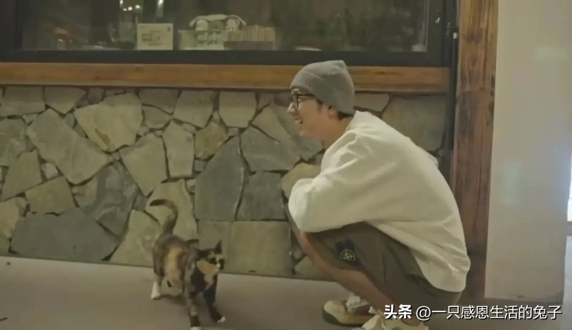 肖战：漫步重庆街头，商家连夜做打卡牌！地图都标好了，这速度！-肖战重庆打卡原图