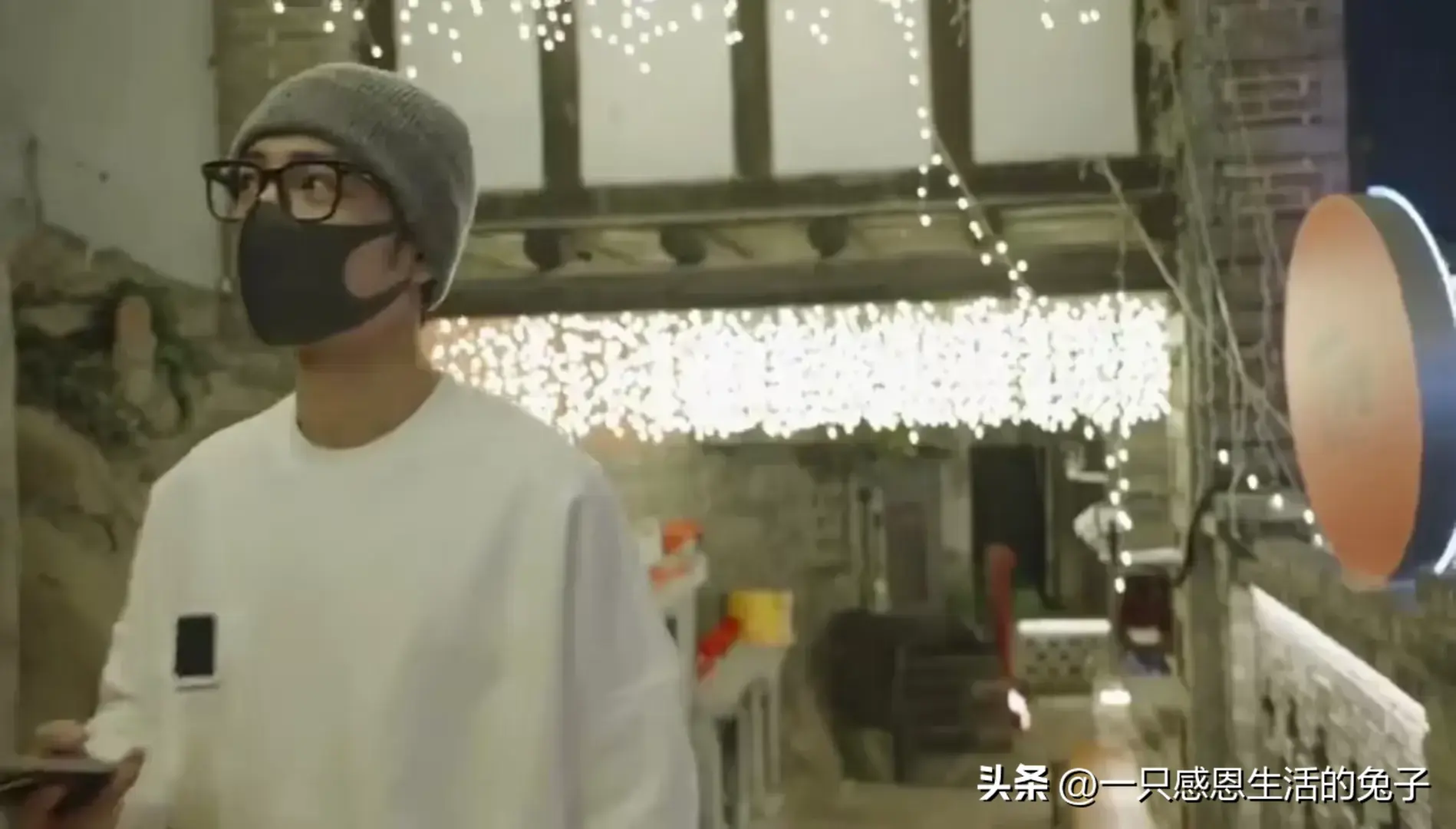 肖战：漫步重庆街头，商家连夜做打卡牌！地图都标好了，这速度！-肖战重庆打卡原图