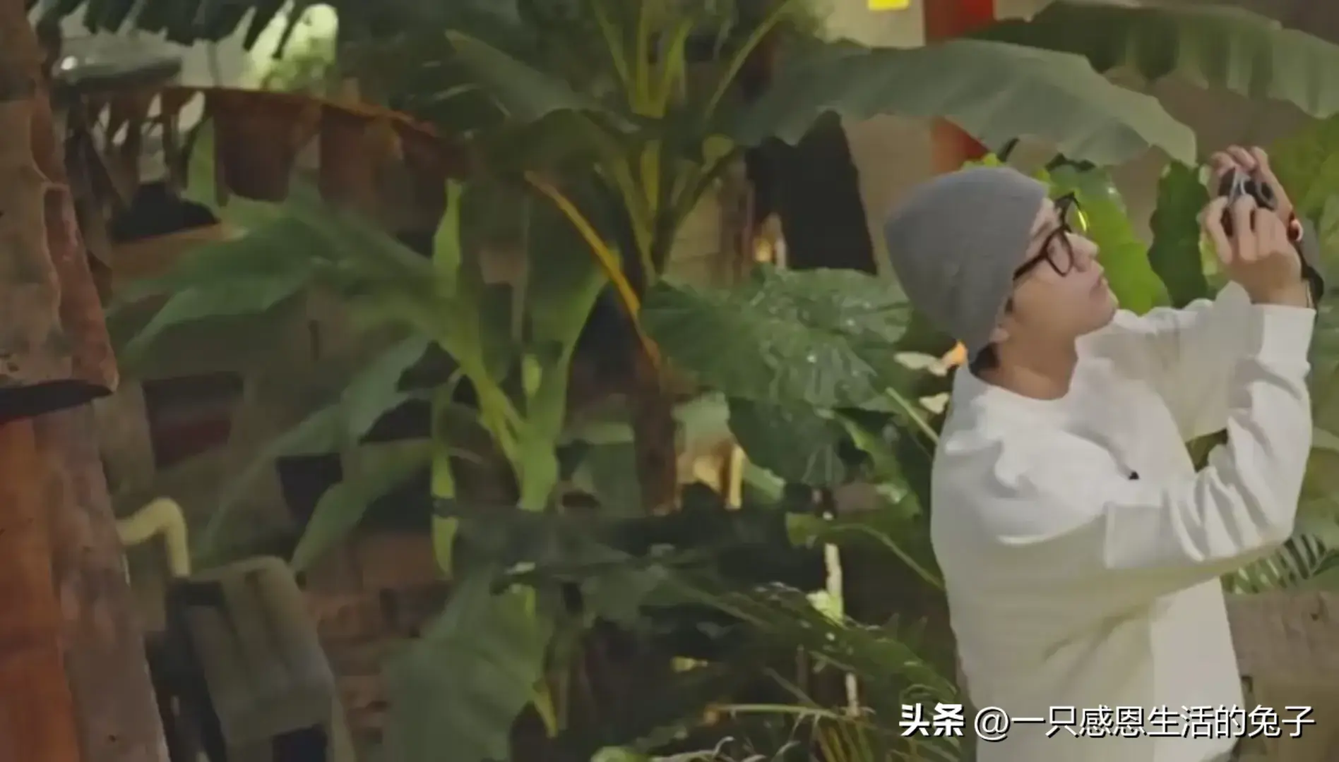 肖战：漫步重庆街头，商家连夜做打卡牌！地图都标好了，这速度！-肖战重庆打卡原图