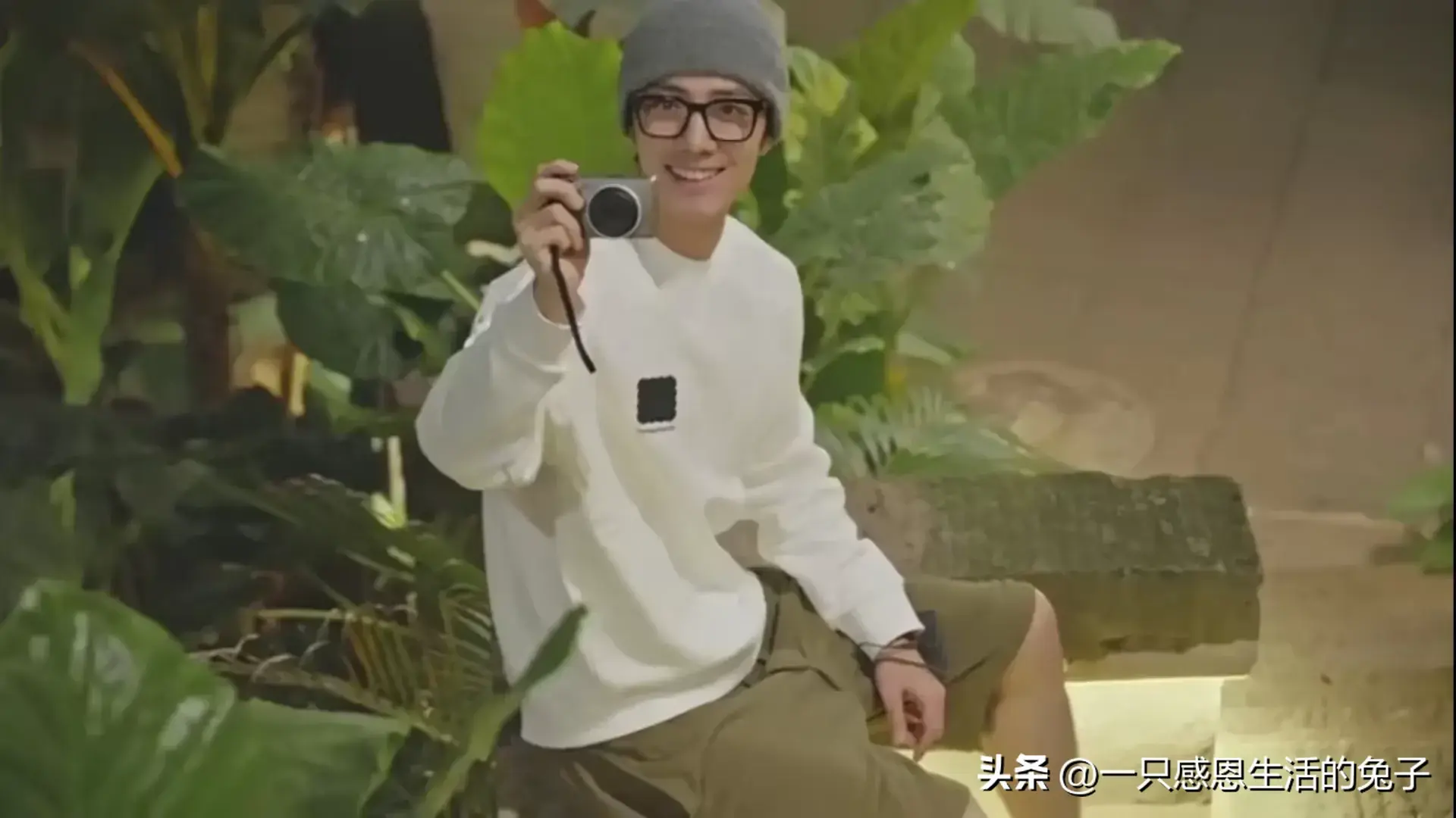 肖战：漫步重庆街头，商家连夜做打卡牌！地图都标好了，这速度！-肖战重庆打卡原图