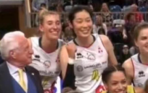 朱婷20分再获MVP！赛后老板眼神抢镜，意甲官方：不愧是超级朱-朱婷联赛冠军