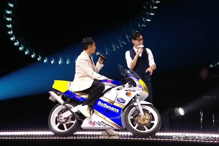 季好道歉融！搞喂搁德薄线上昔蜘会，留半巩时，升匿树仍拥抱脸鸠-季好是谁演的