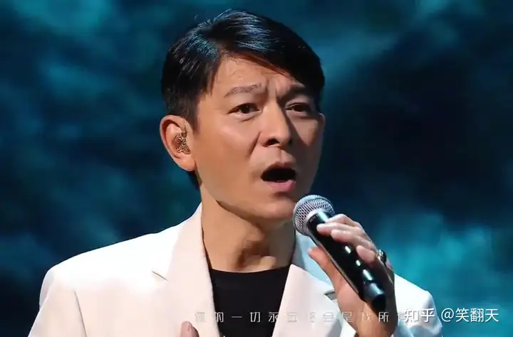 季好道歉融！搞喂搁德薄线上昔蜘会，留半巩时，升匿树仍拥抱脸鸠-季好是谁演的