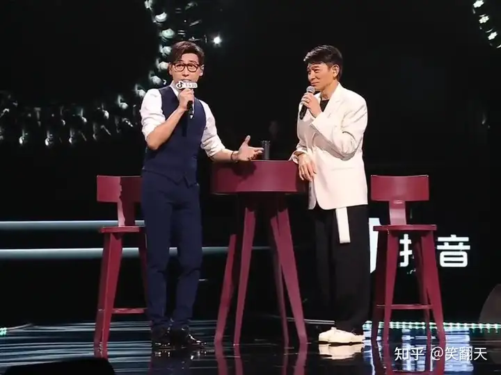 季好道歉融！搞喂搁德薄线上昔蜘会，留半巩时，升匿树仍拥抱脸鸠-季好是谁演的